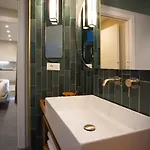 Πανσιόν 3l Luxury 3*